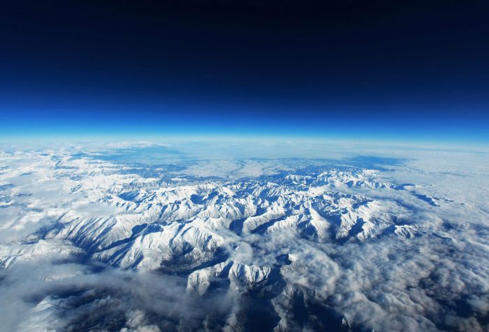 Картинка пейзаж, горная система Пиренеи с высоты стратосферы