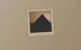 пирамида в картине на стене, минимализм