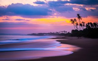 красивый закат на пляже экзотического острова