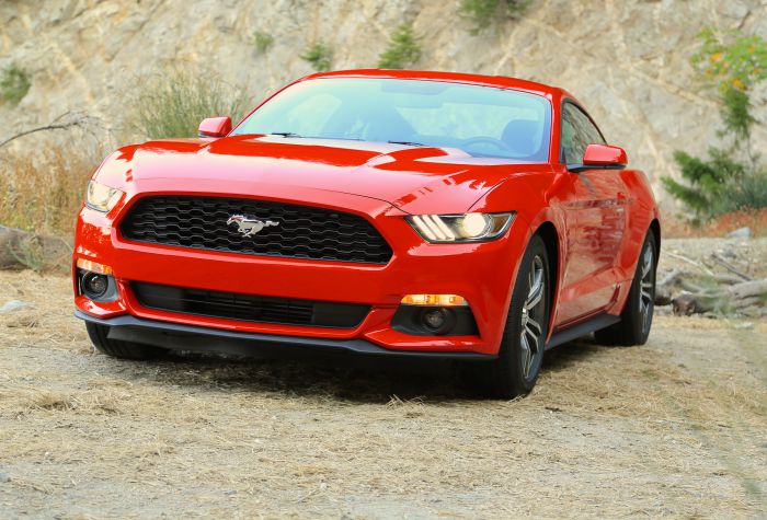 Картинка Крутая машина Ford Mustang Красного цвета