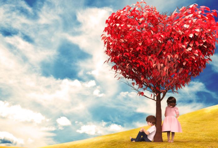 Картинка дети под деревом в форме сердца, красивые облака, холмы