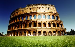 достопримечательность в Риме, Колизей, архитектура, зеленая трава