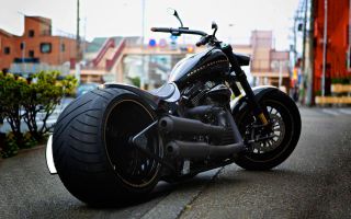 крутой мощный мотоцикл Харли-Дэвидсон, байк, черный цвет