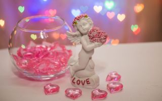 Амур, святой Валентин, ваза с сердечками, 14 февраля